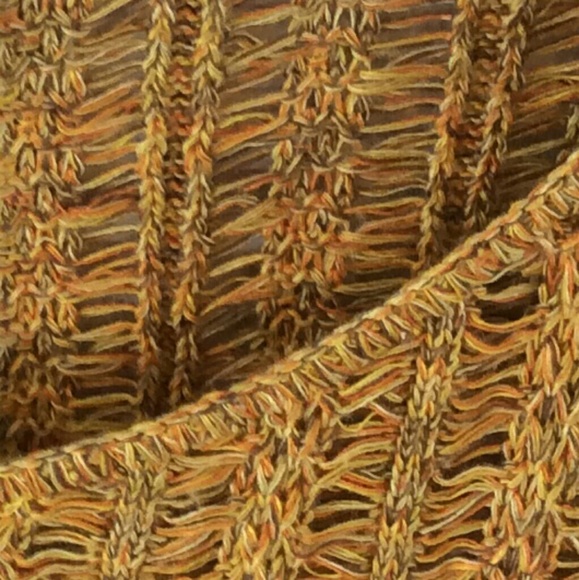 {A.N.A New approach}  Gold woven top - Picture 5 of 5